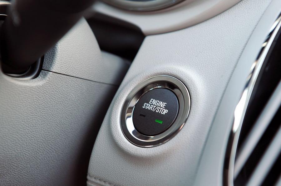 Детали интерьера Buick LaCrosse 2010 года  (NA) (фото 78 из 121)